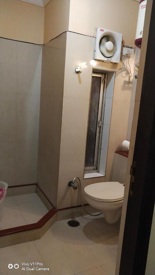 Rass Hotel Канпур Экстерьер фото